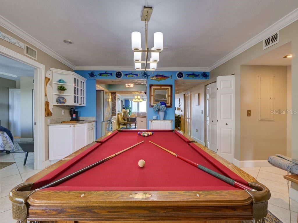 Photo 9 of 20: Entrance Living area