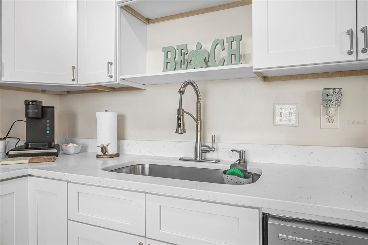 Photo 8 of 20: Kitchen