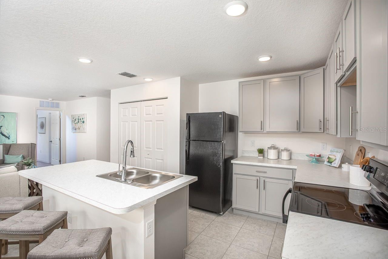 Photo 6 of 20: Model home - actual features may vary.