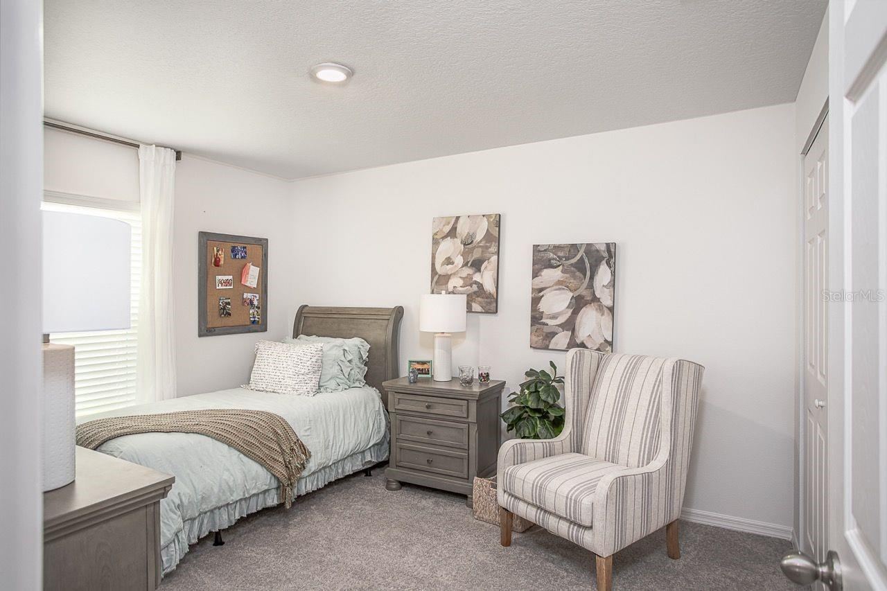 Photo 17 of 20: Model home - actual features may vary.
