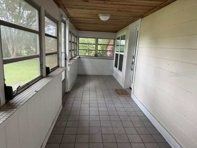 Photo 11 of 13: FLORIDA ROOMAT FRONT ENTRY