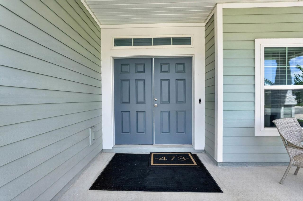 Photo 6 of 20: Front door