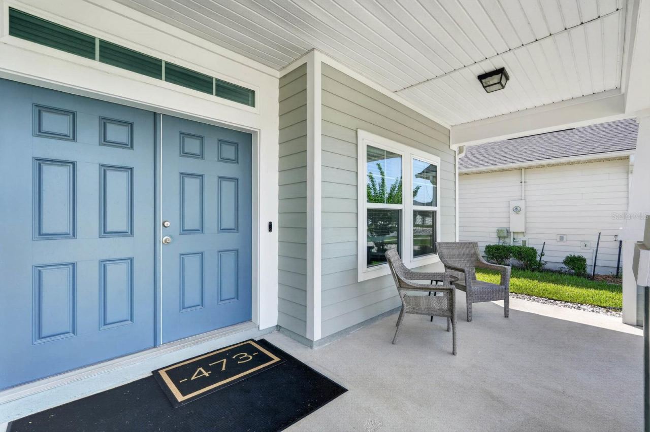 Photo 5 of 20: Front door