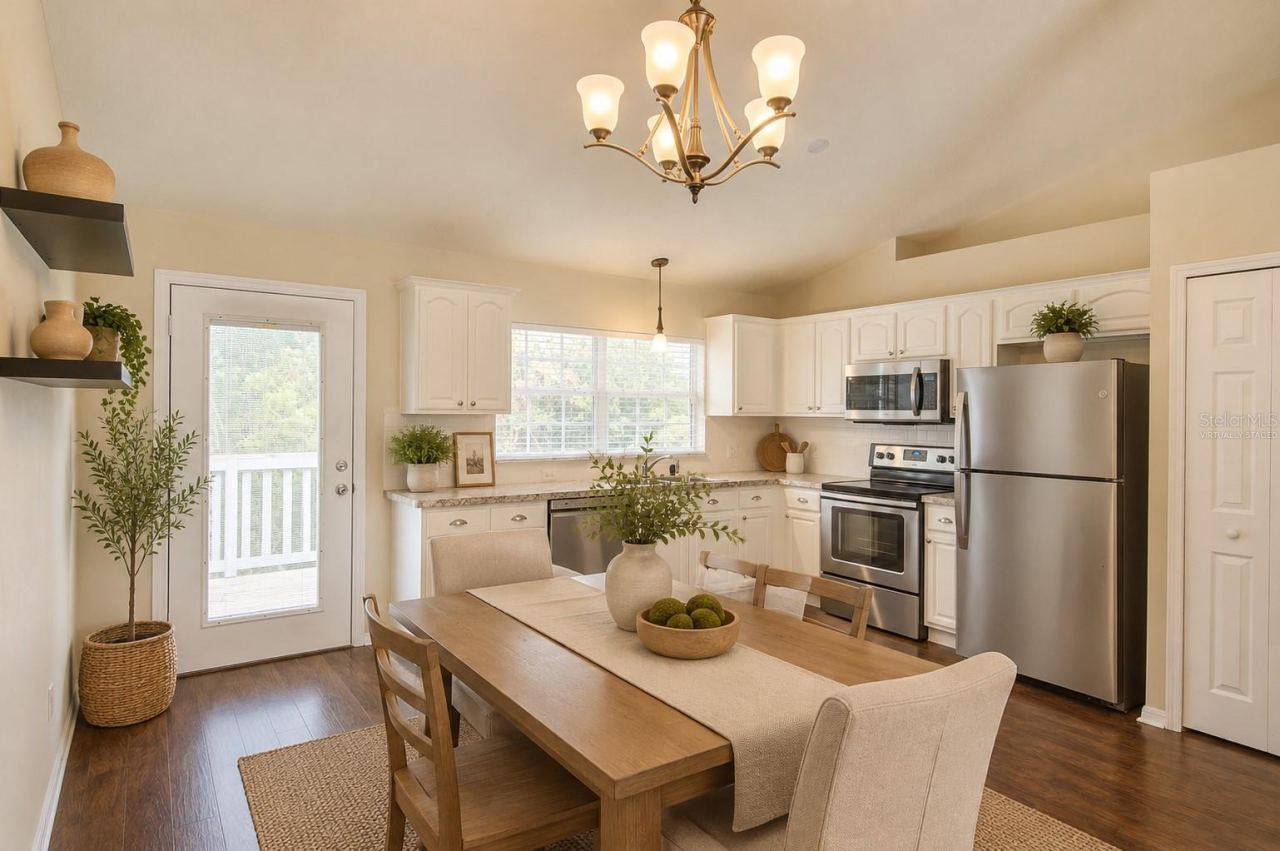 Photo 3 of 20: Virtually Staged Diningroom