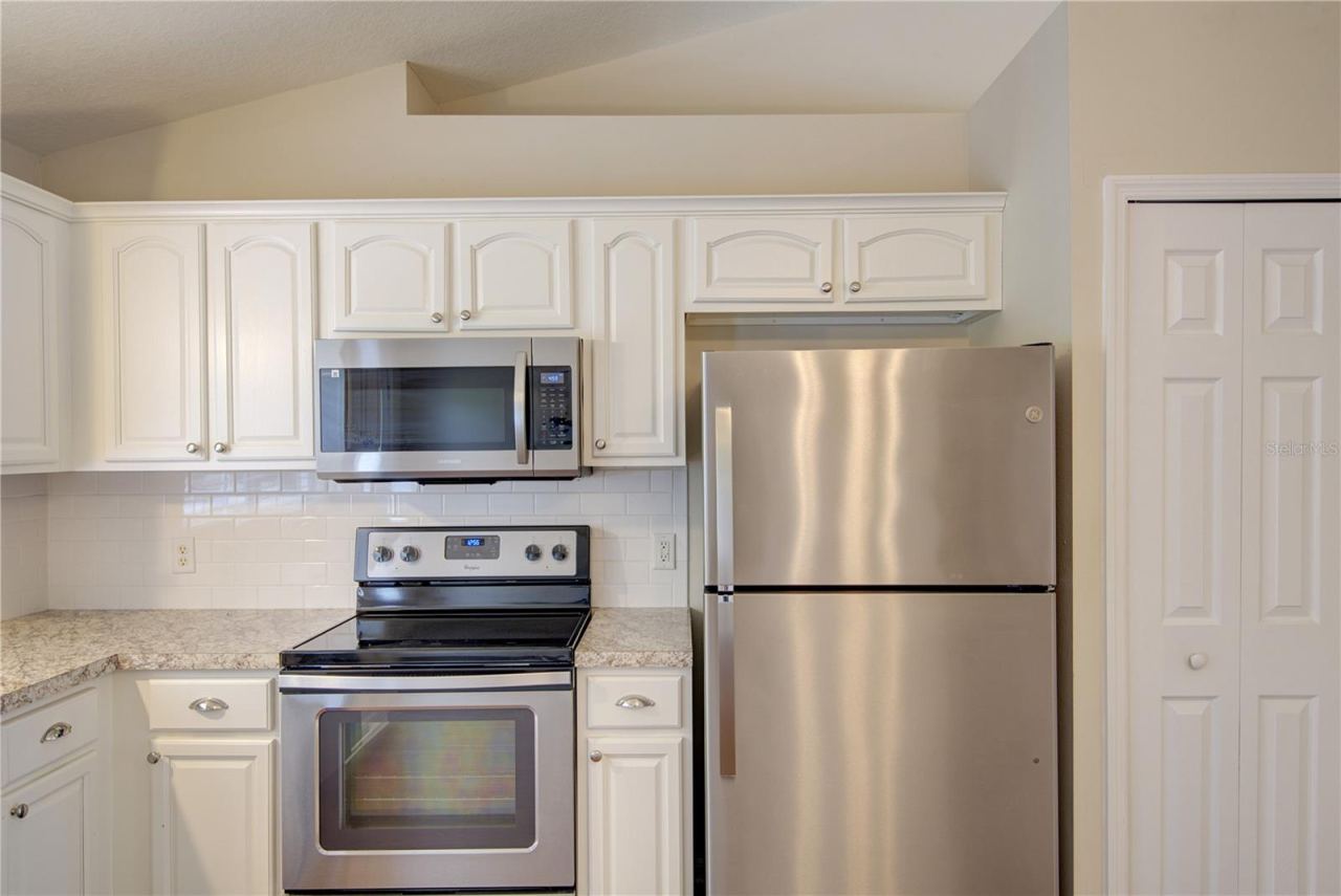 Photo 17 of 20: Kitchen