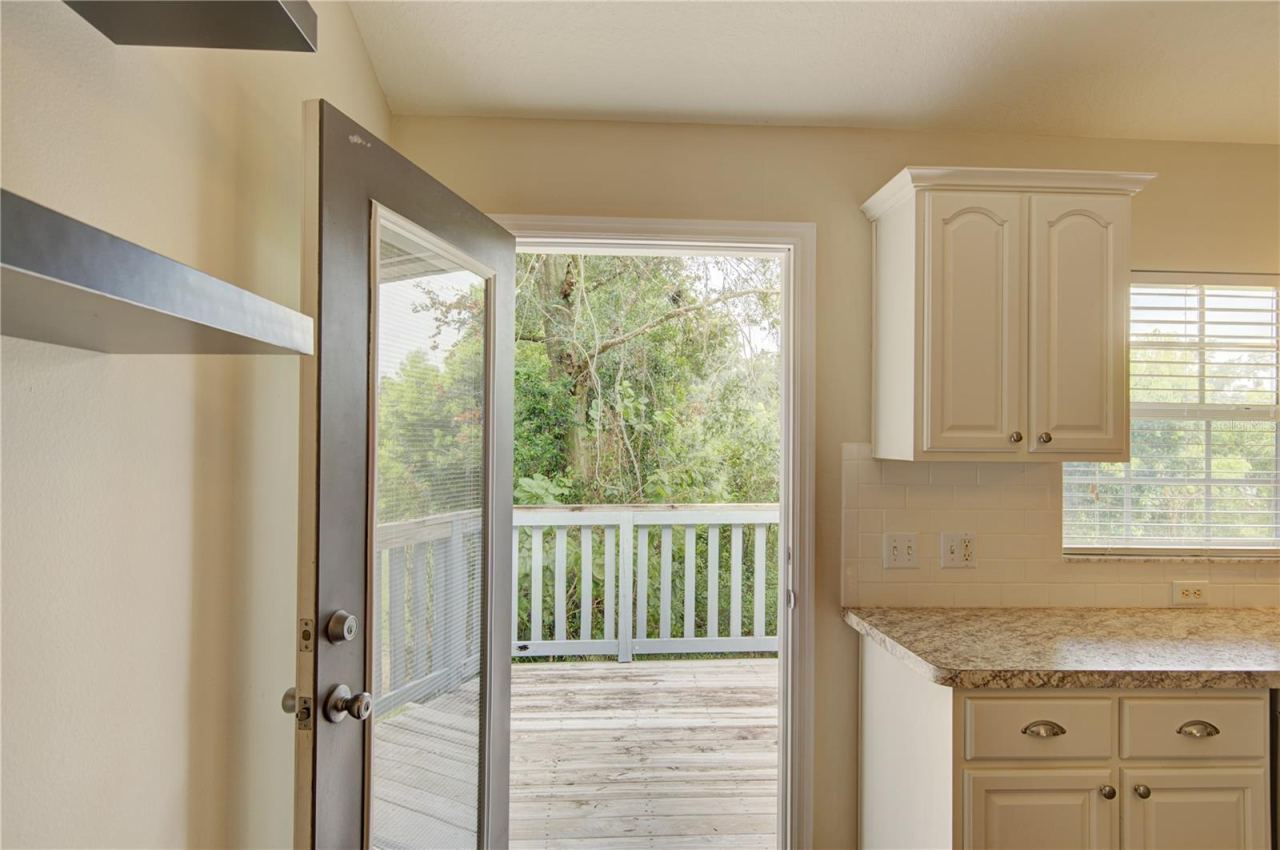 Photo 19 of 20: Patio Door