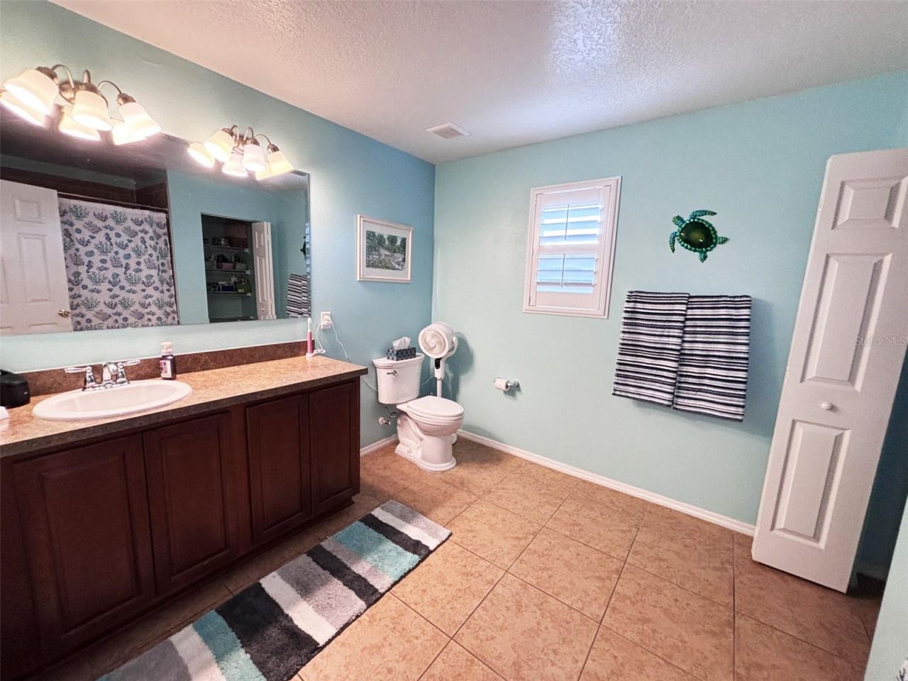 Photo 19 of 20: Primary bath