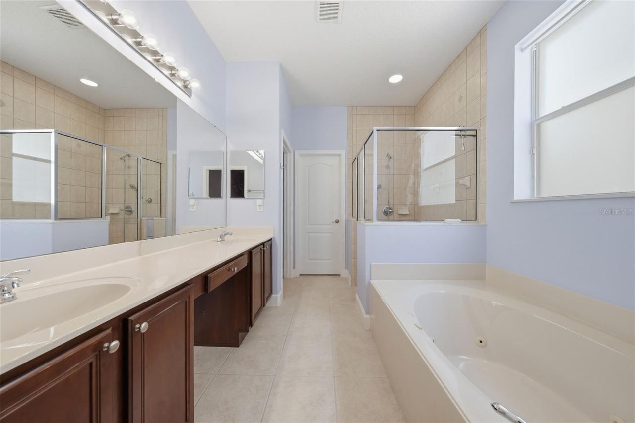 Photo 18 of 20: DOWNSTAIRS EN SUITE