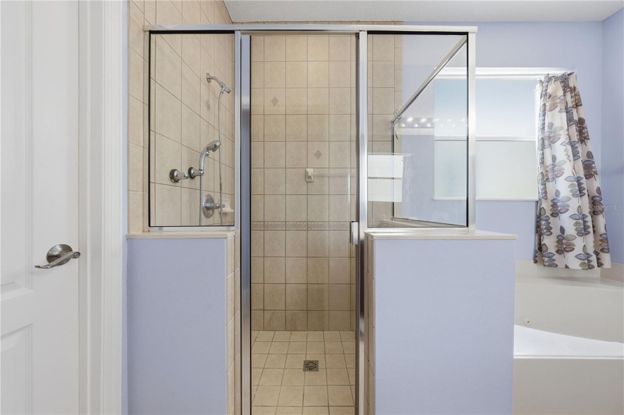 Photo 19 of 20: DOWNSTAIRS EN SUITE
