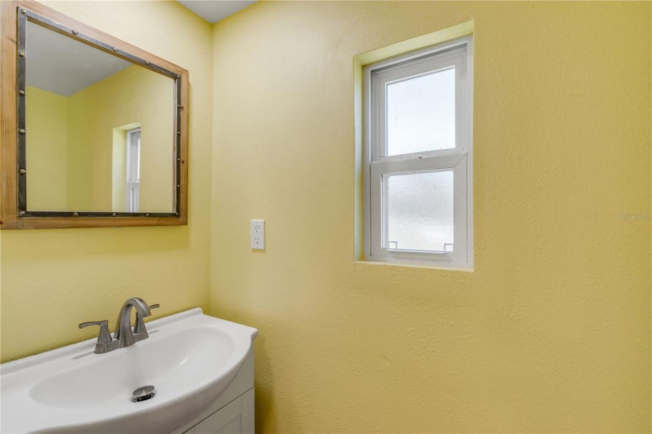 Photo 16 of 20