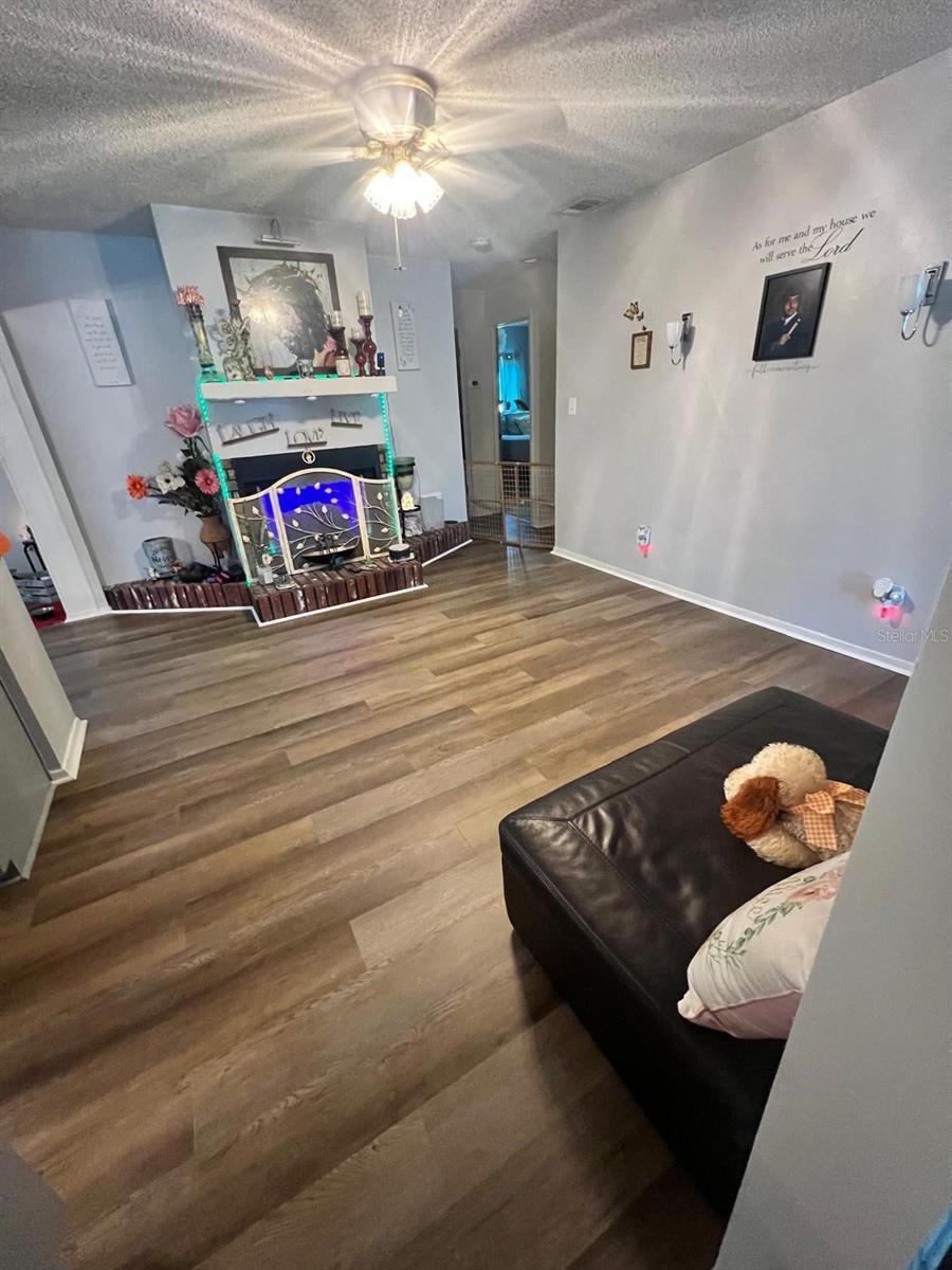 Photo 17 of 20