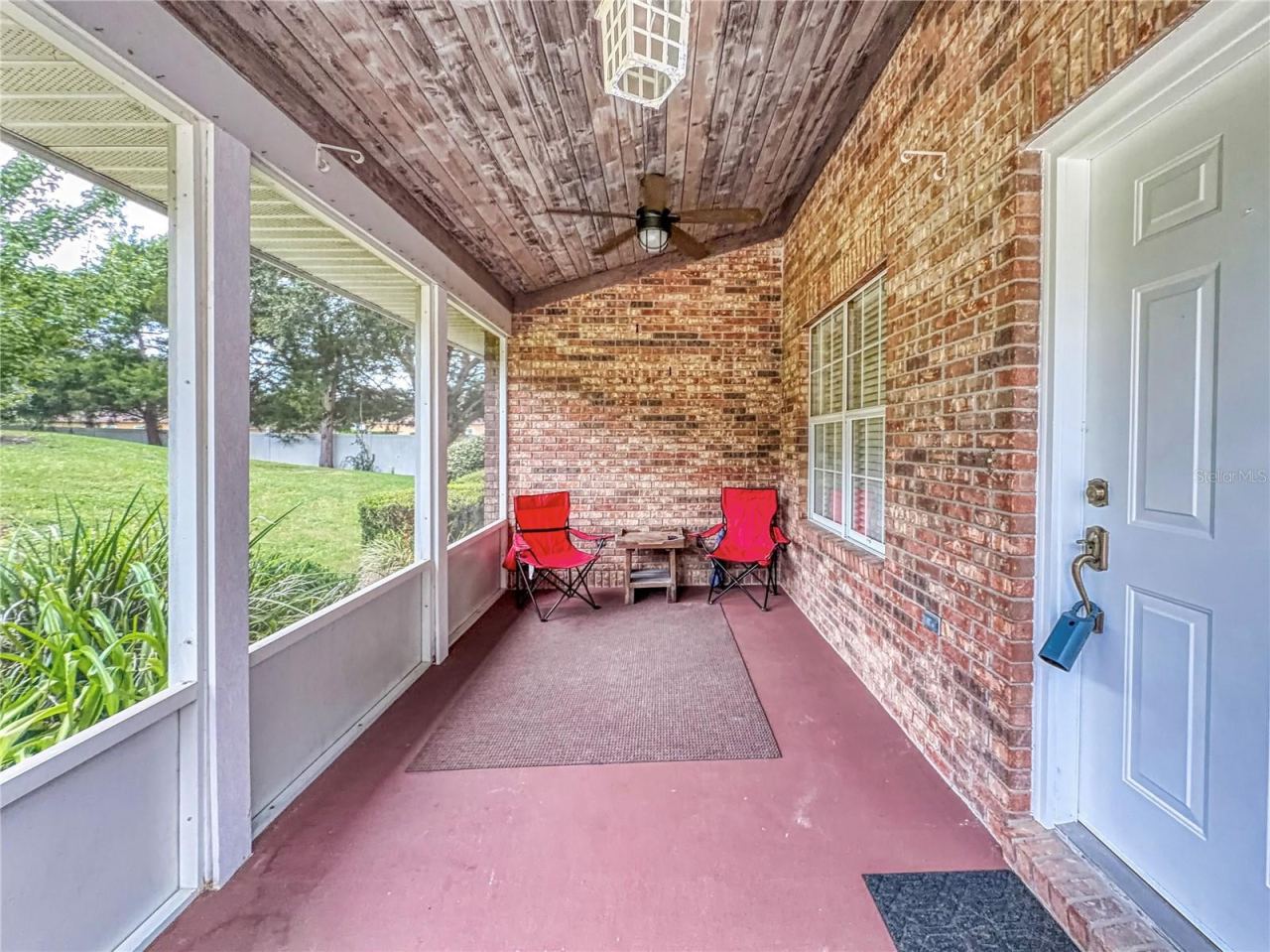 Photo 7 of 20: screened patio