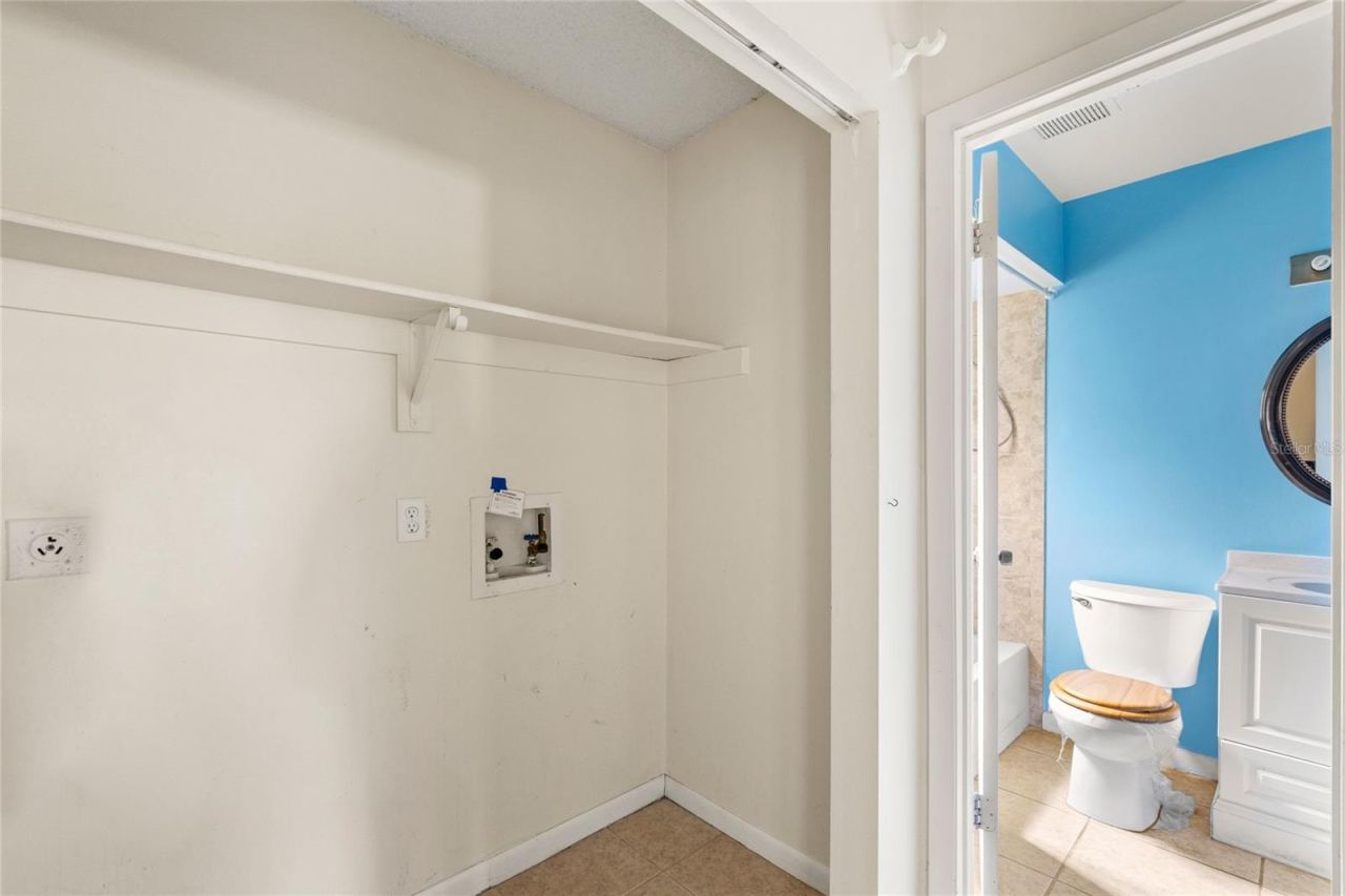Photo 17 of 20: Laundry area