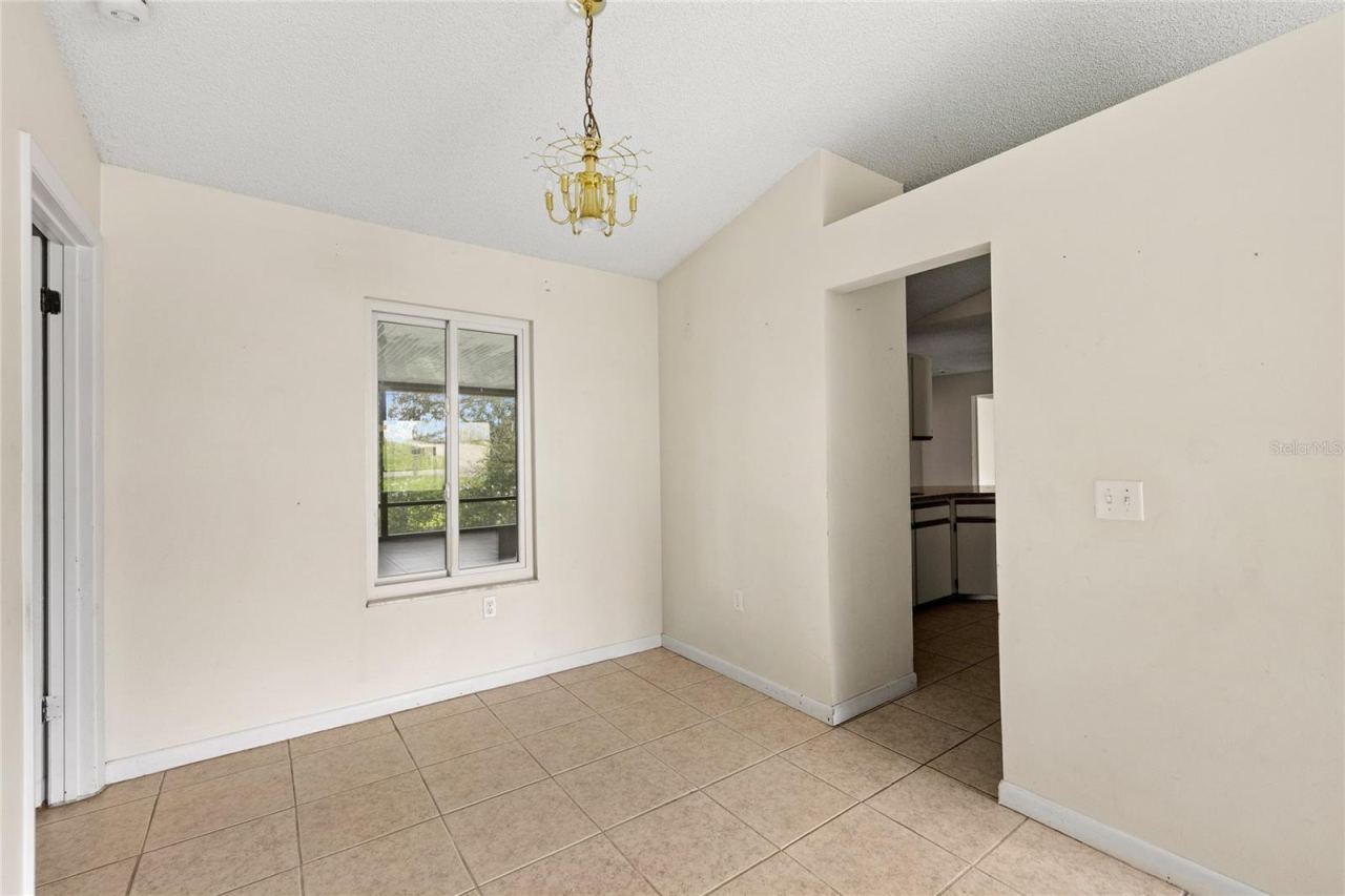 Photo 8 of 20: Dining area