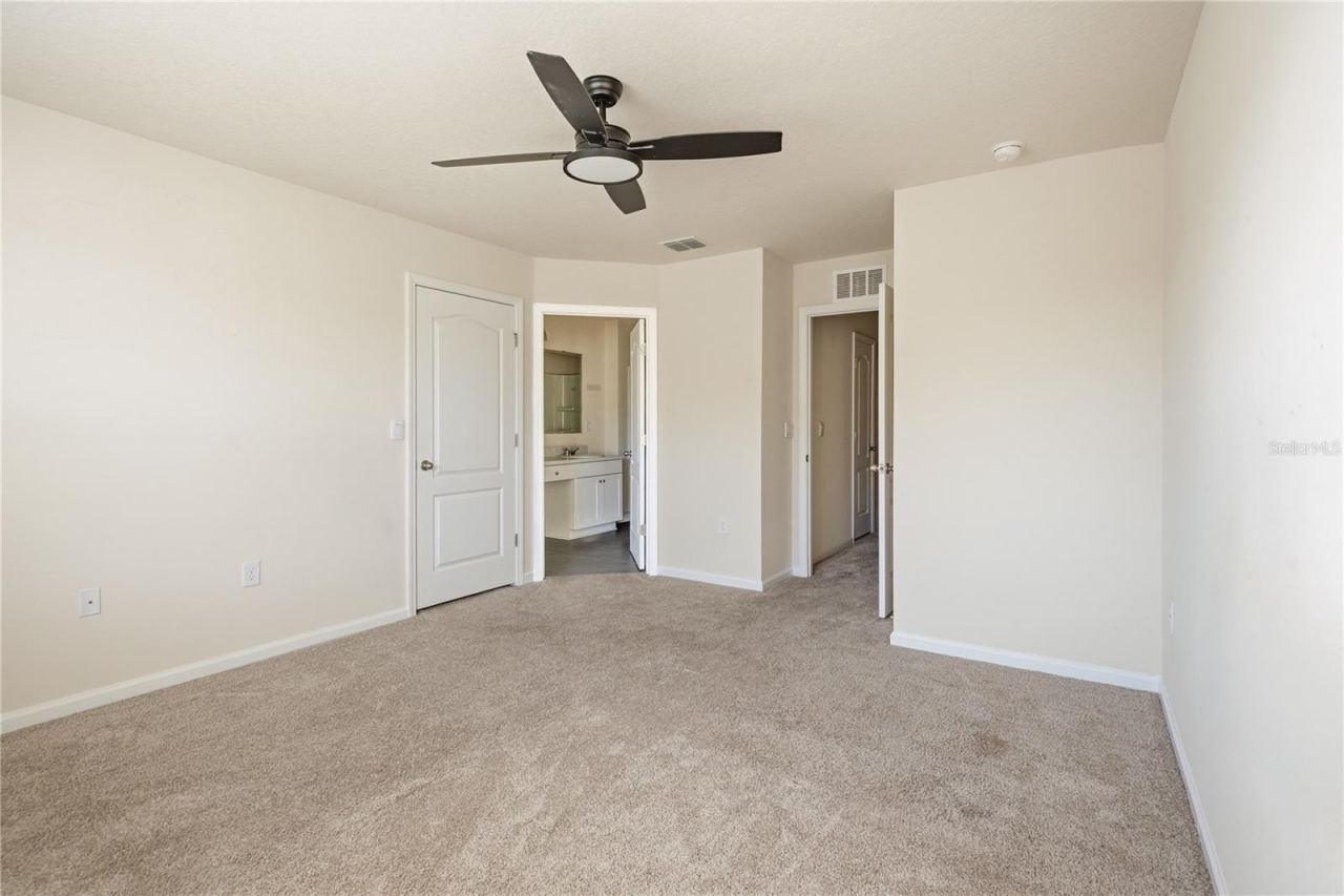 Photo 17 of 20