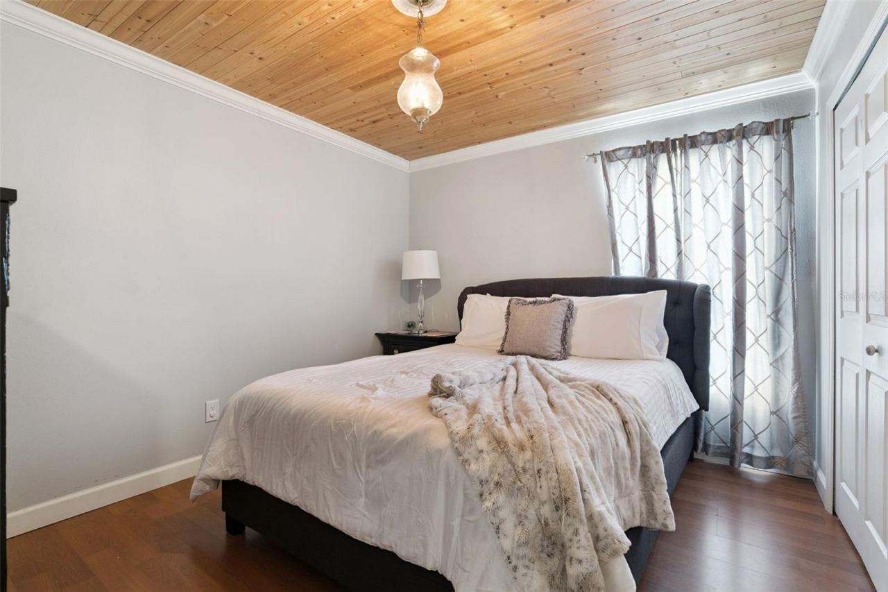 Photo 8 of 15: Bedroom 2
