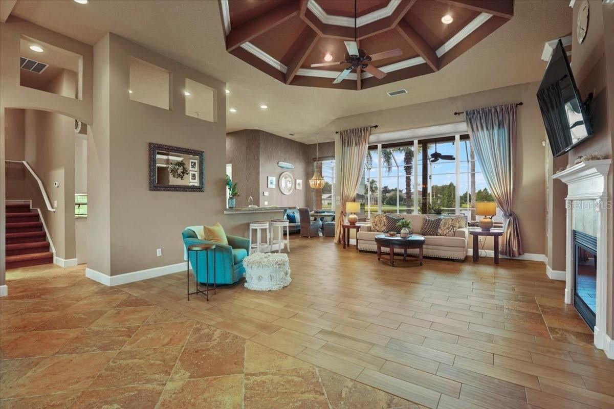 Photo 6 of 20: Living Area