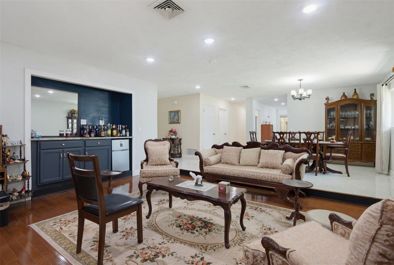 Photo 20 of 20: Family Room