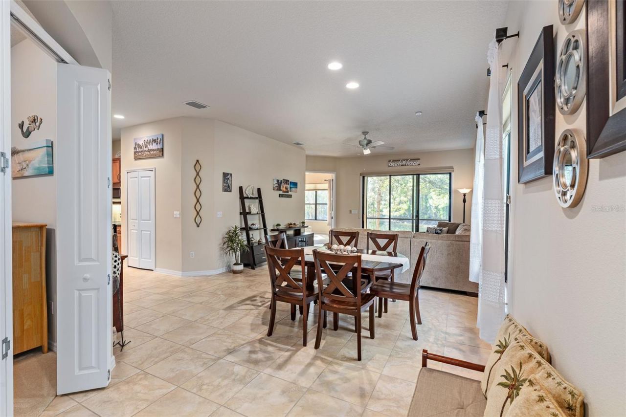 Photo 4 of 20: Foyer to Living Areas