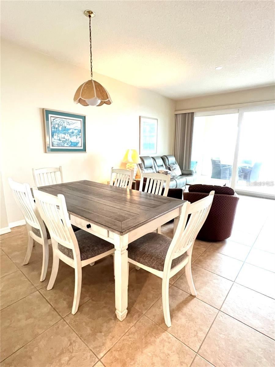 Photo 9 of 20: Dining room area