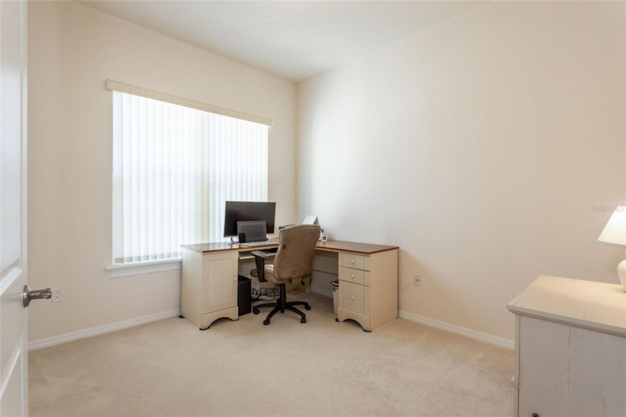 Photo 6 of 20: OFFICE/LIBRARY/DEN