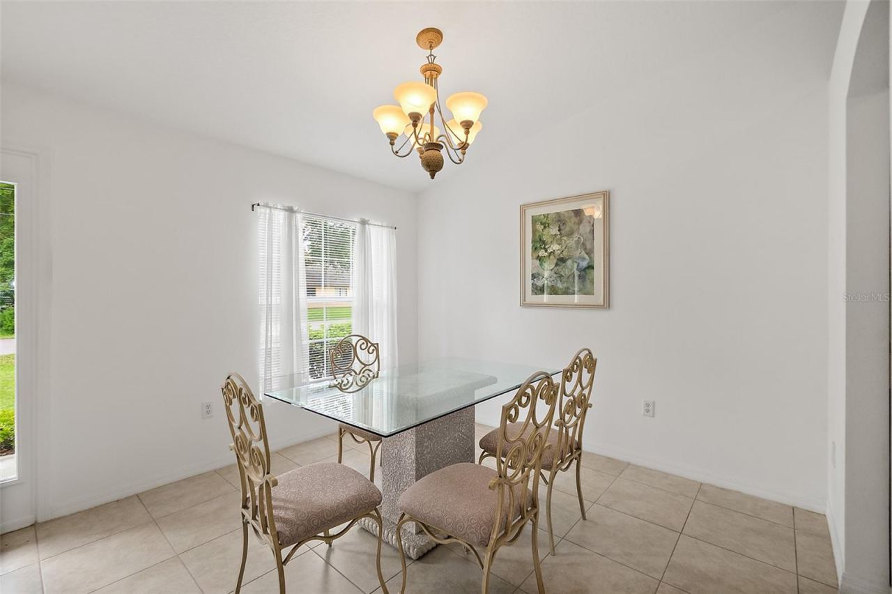Photo 9 of 20: Dining Room