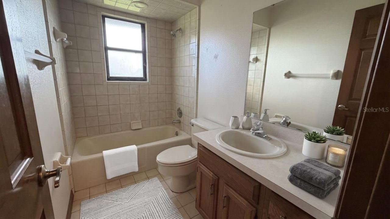 Photo 11 of 20