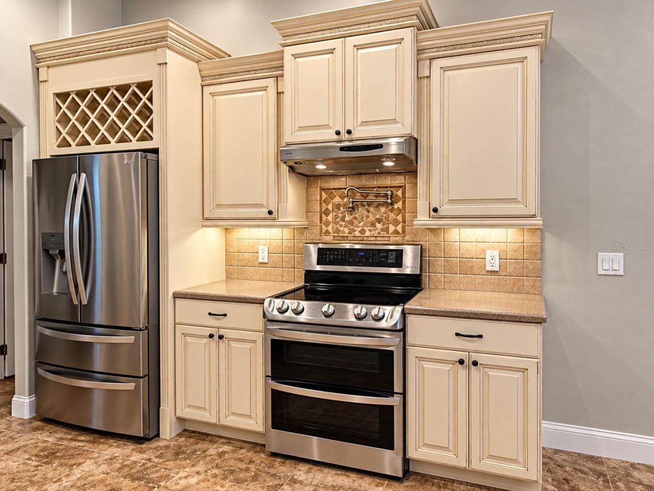 Photo 6 of 20: Kitchen 2