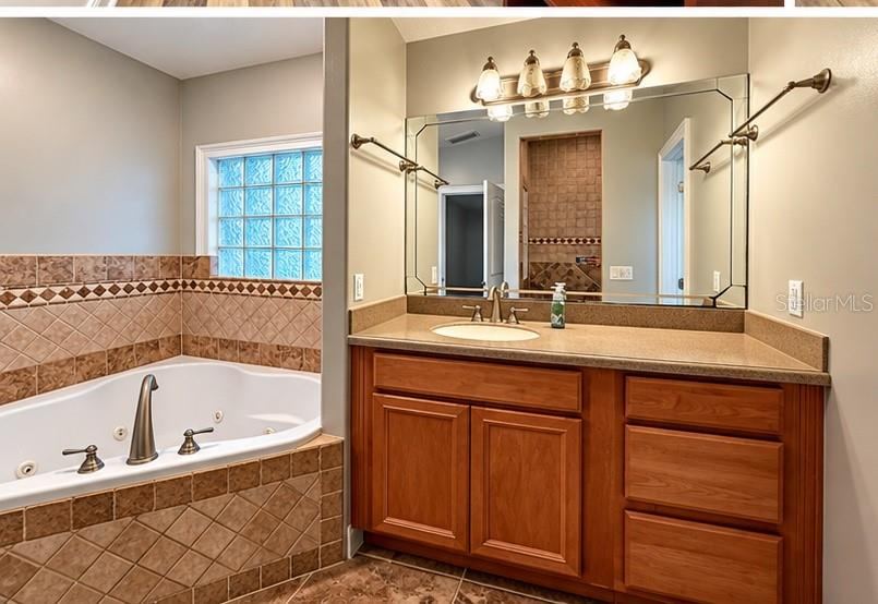 Photo 16 of 20: Master Bath