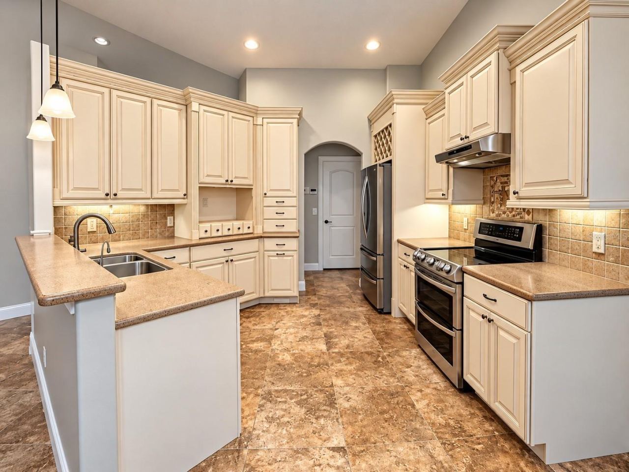 Photo 2 of 20: Kitchen