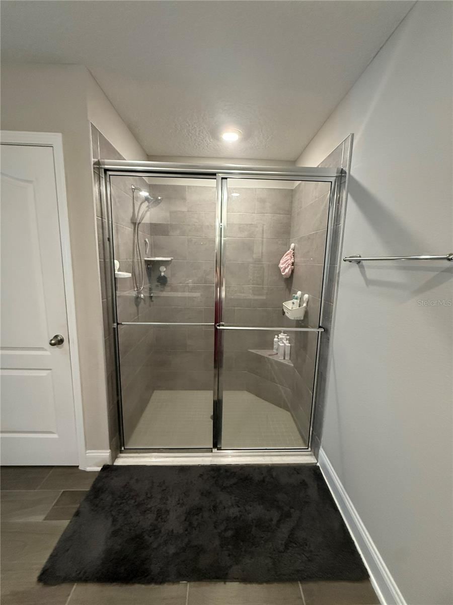 Photo 8 of 10: Master Bath