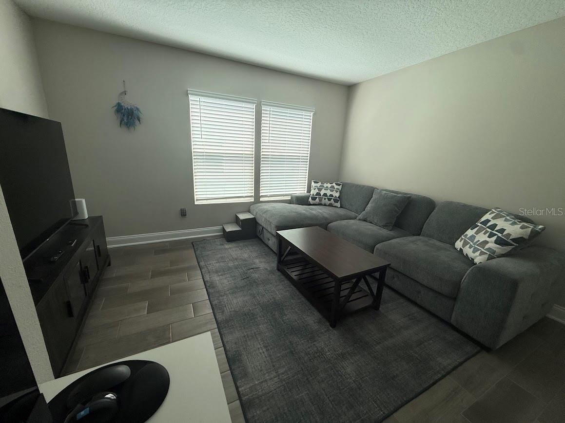 Photo 4 of 10: Family Room