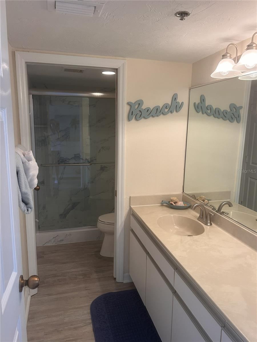 Photo 10 of 20