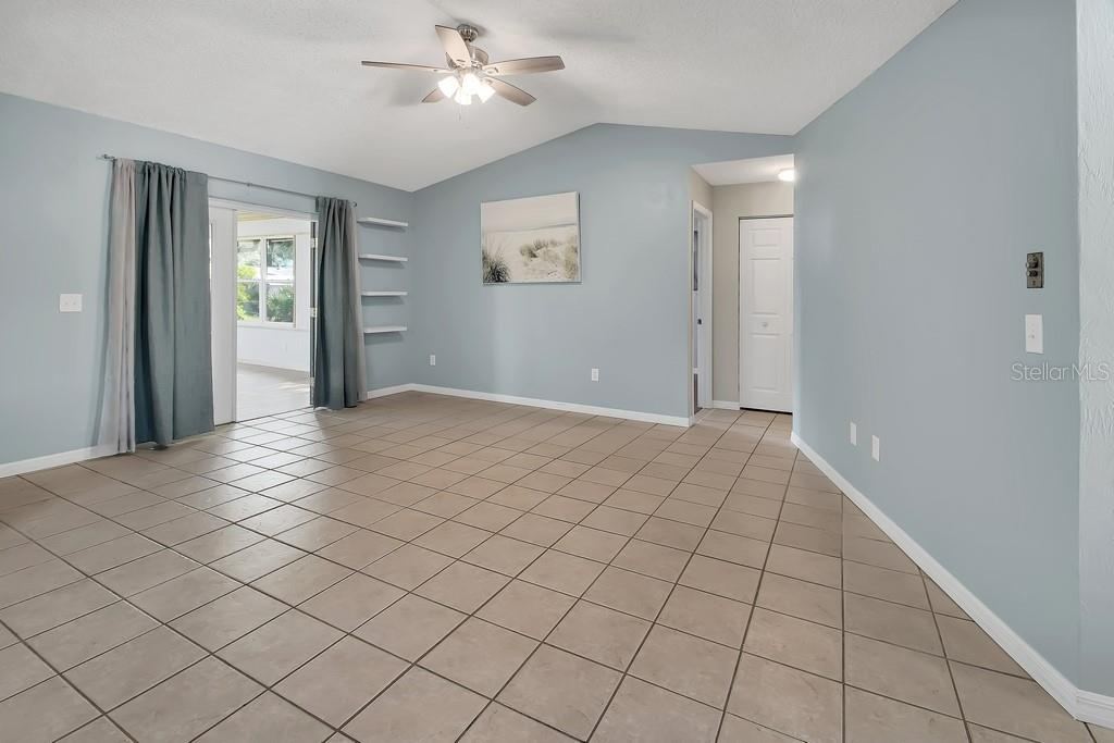 Photo 9 of 20: Living Room / Vaulted Ceilings