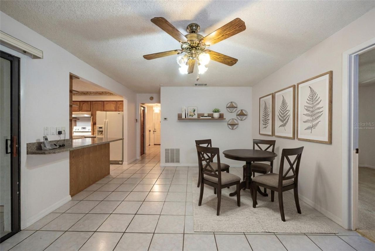 Photo 7 of 20: Casual Dining=virtually staged