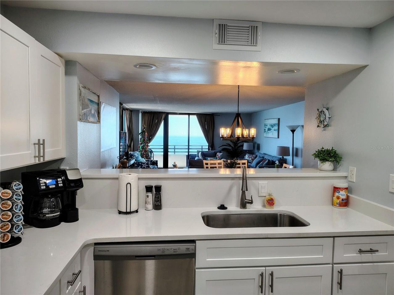 Photo 5 of 20: Kitchen View
