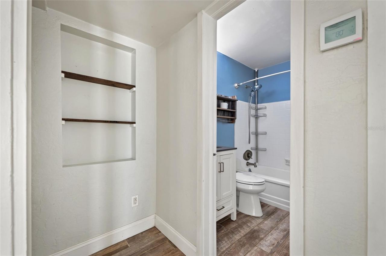 Photo 19 of 20: BATHROOM