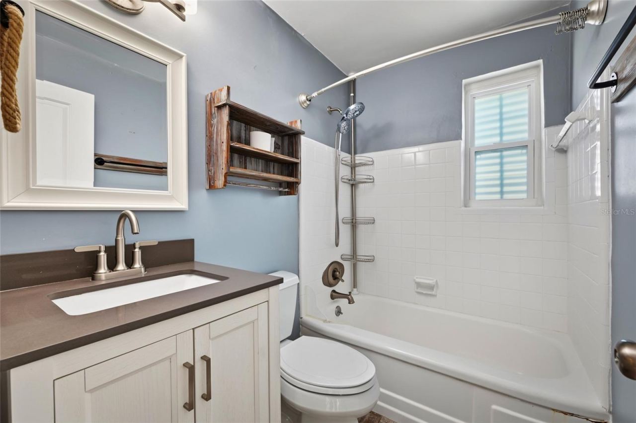 Photo 18 of 20: BATHROOM