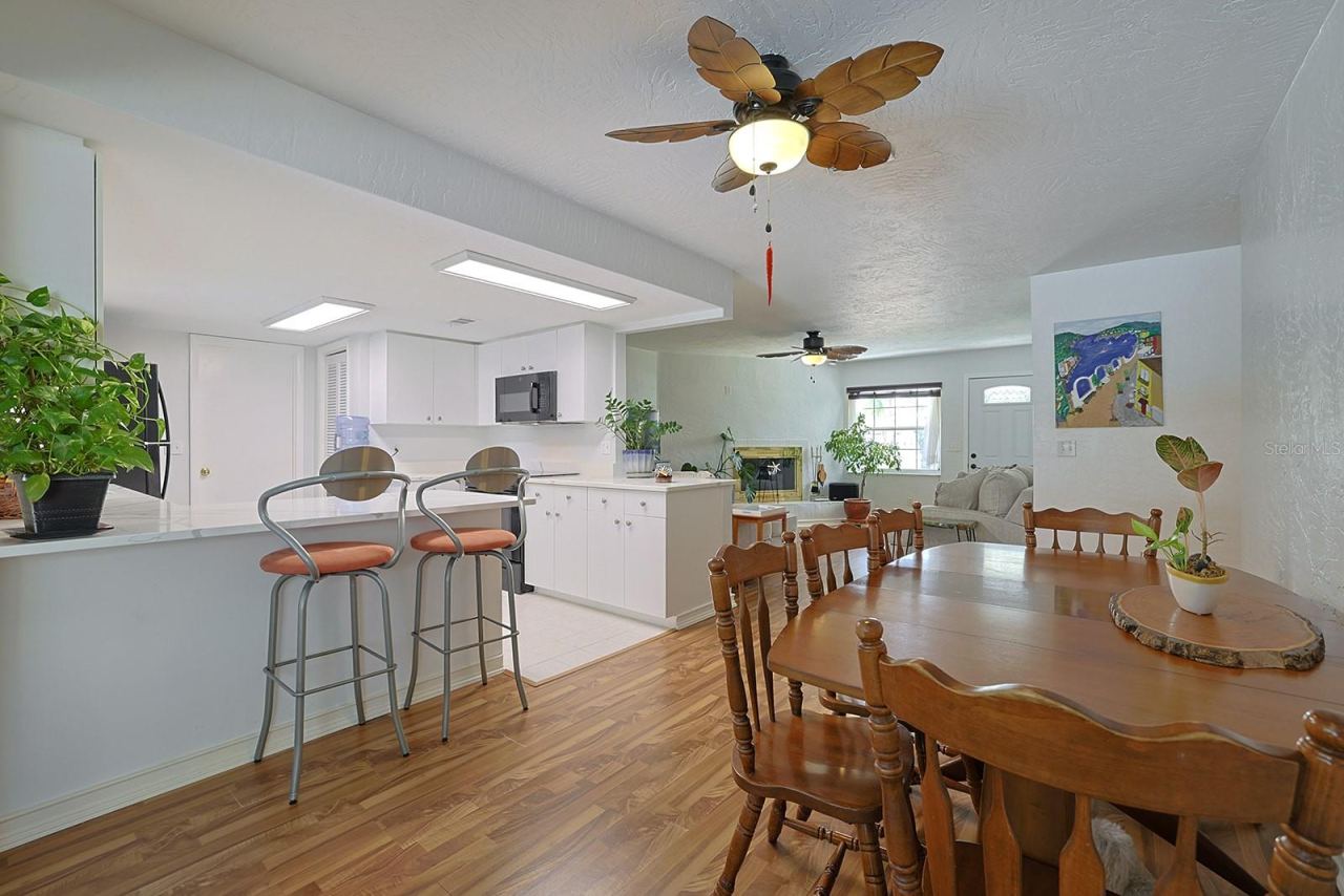 Photo 13 of 20: Kitchen and Dining Area