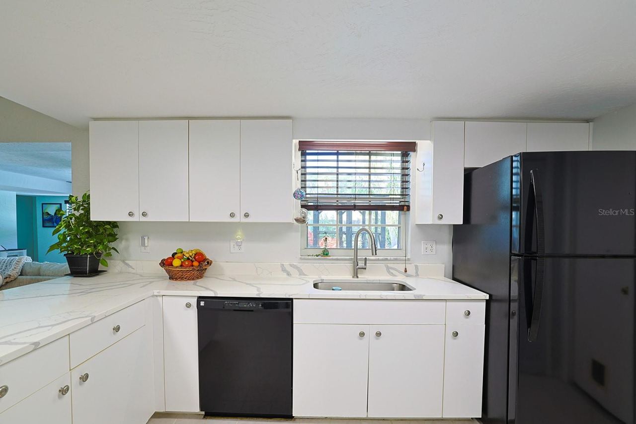 Photo 16 of 20: Kitchen