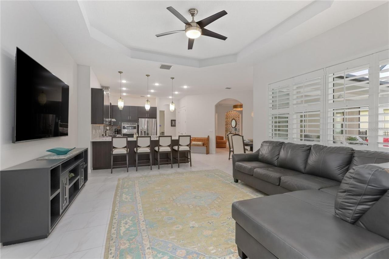 Photo 17 of 20: Family Room
