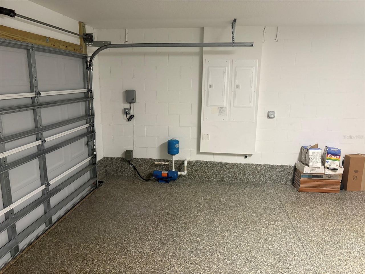 Photo 8 of 9: epoxy floor and well