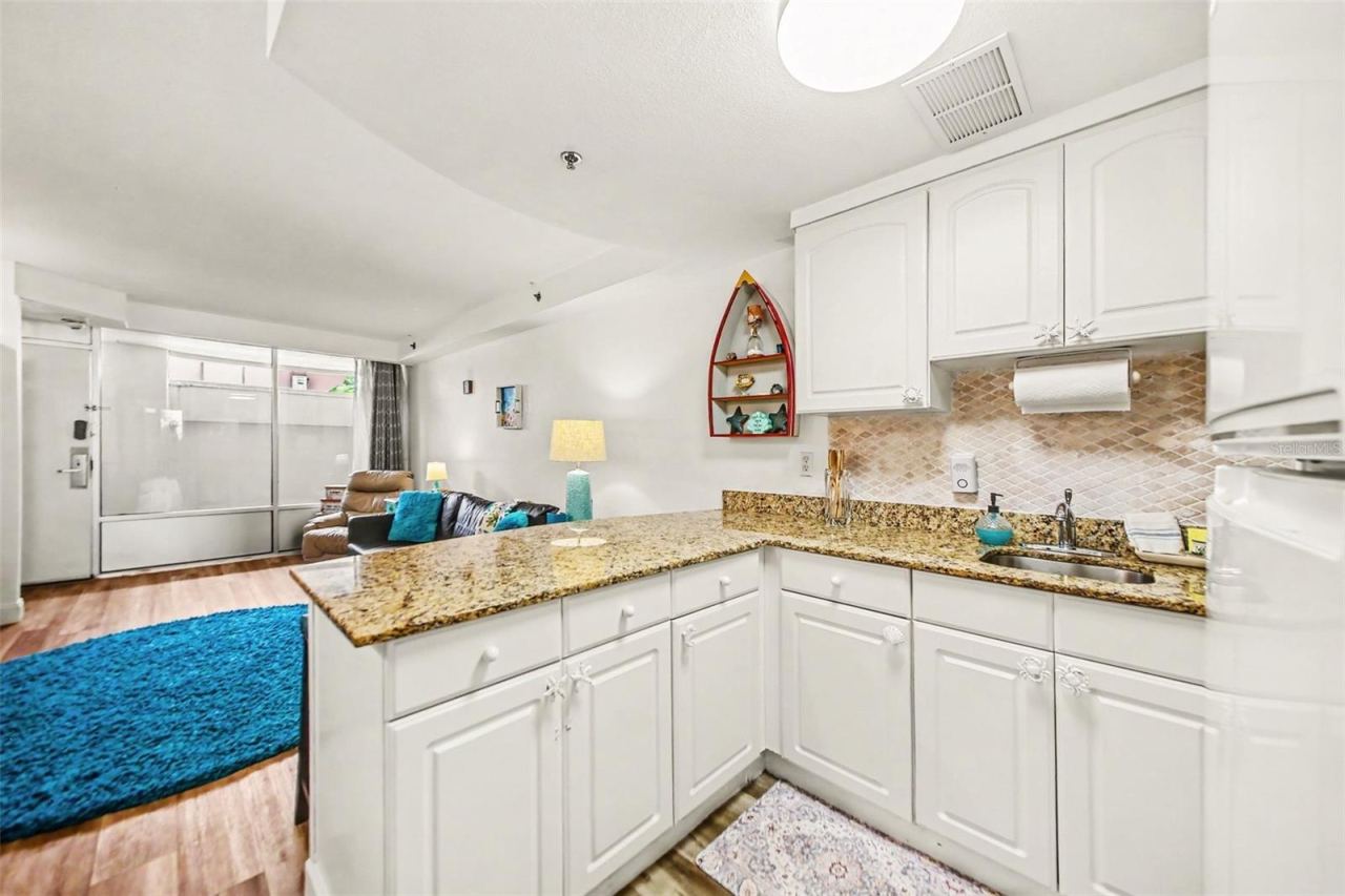 Photo 6 of 20: kitchen