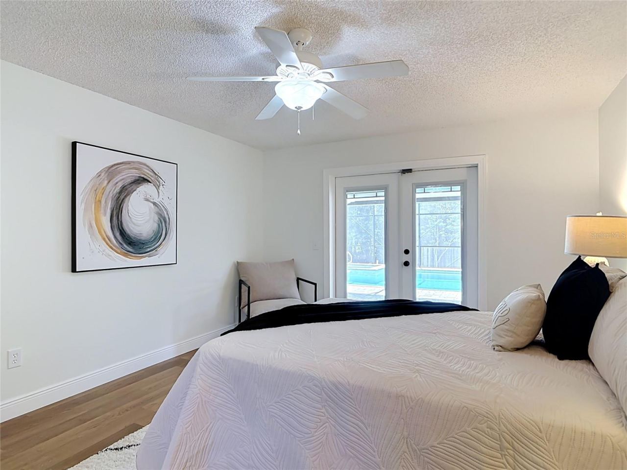 Photo 19 of 20: Master Bedroom