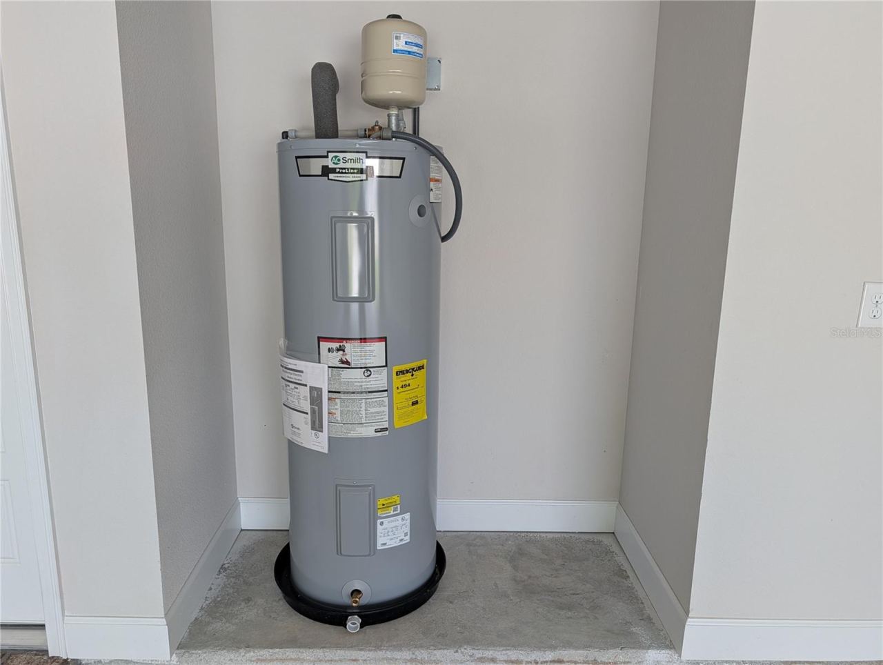 Photo 17 of 20: WATER HEATER