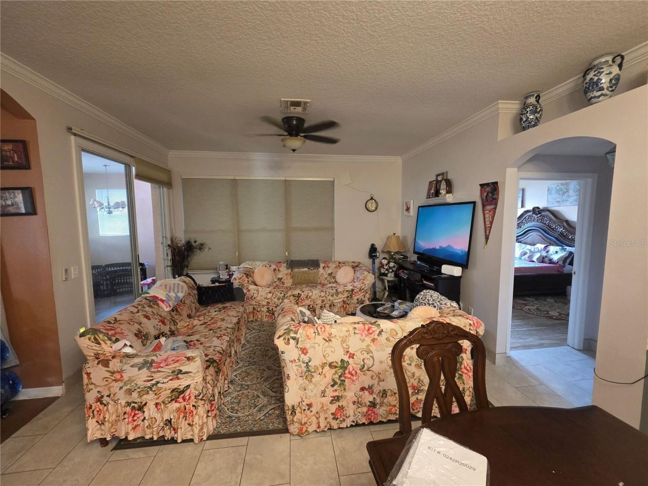 Photo 9 of 20: Living Room