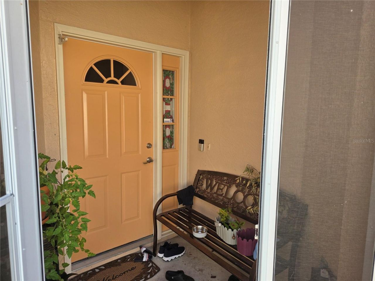 Photo 7 of 20: Front Door