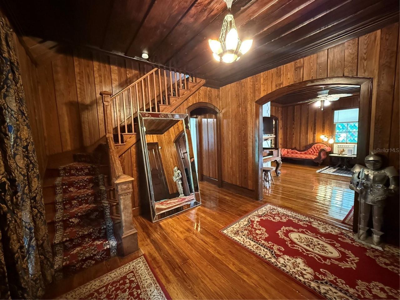 Photo 6 of 20: Foyer