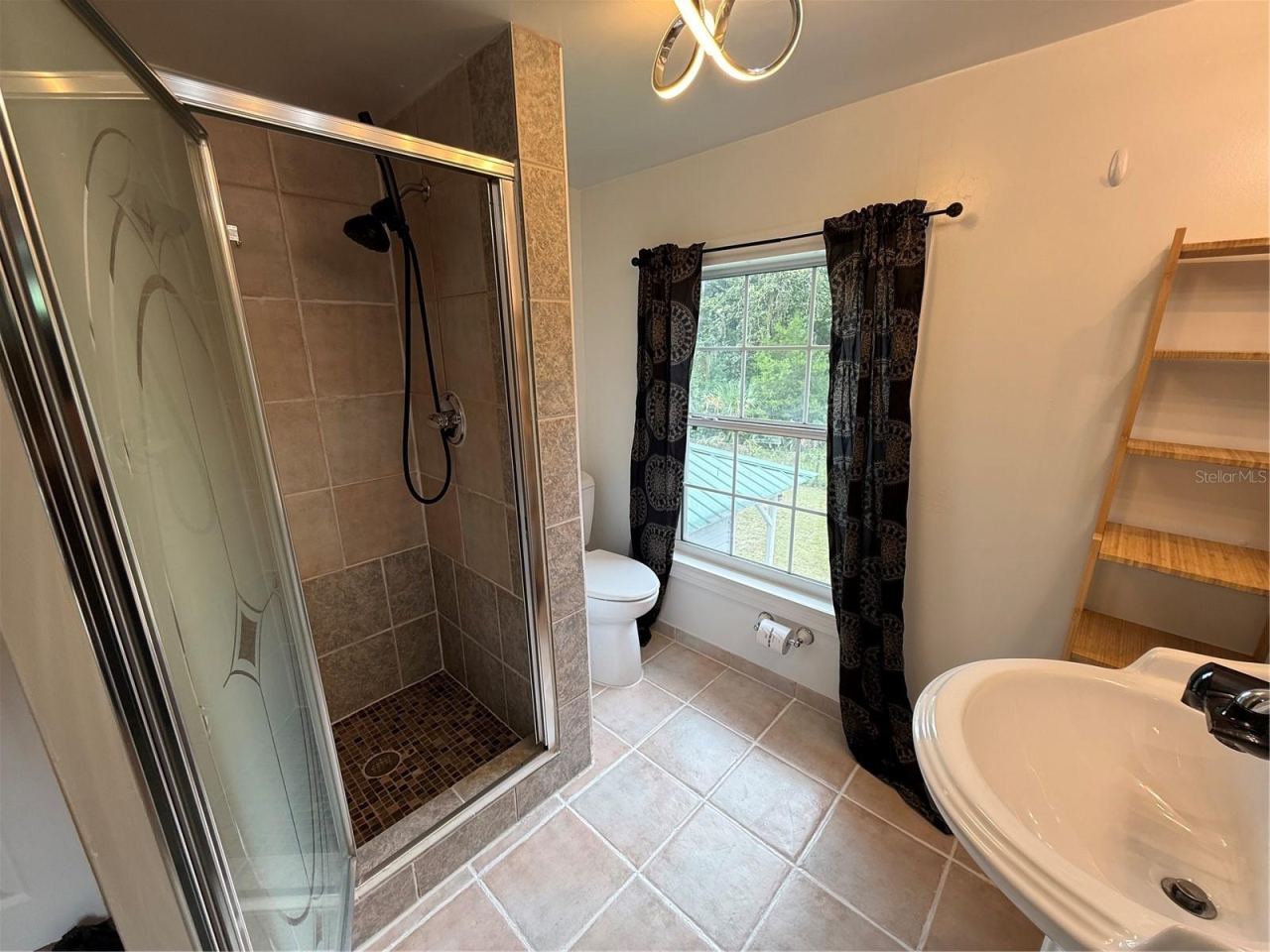 Photo 18 of 20: Master Bathroom