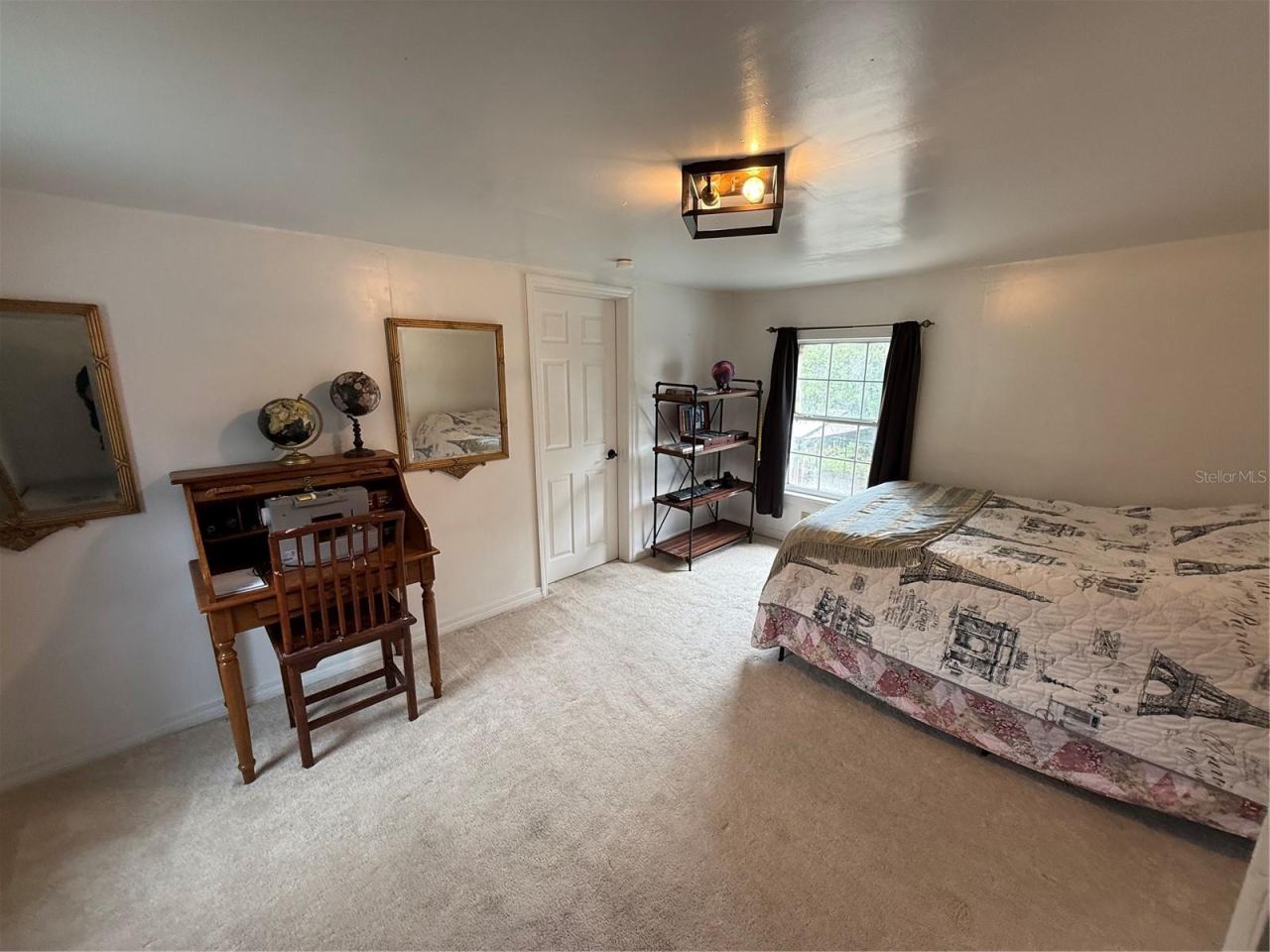 Photo 17 of 20: Master Bedroom